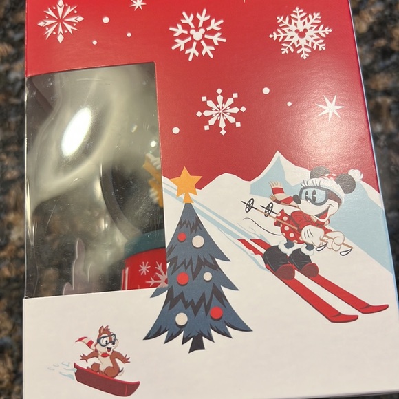 Disney Mickey Mouse and Minnie Christmas snow globe 2021 - Picture 5 of 5